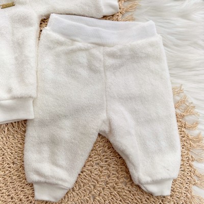 Conj. Jaqueta com Listras Douradas e Calça de Pelinho - Off White